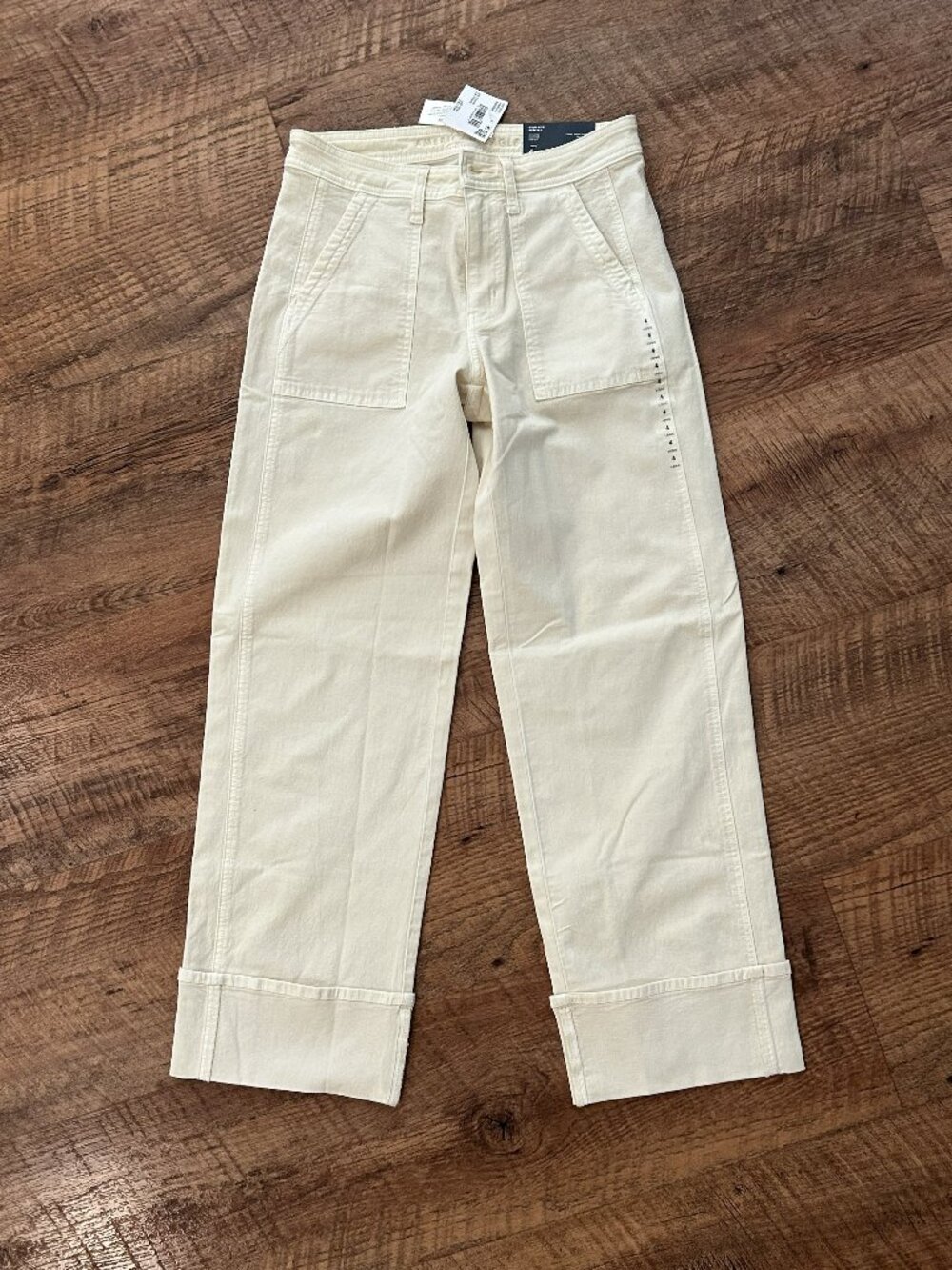 American Eagle Stovepipe Highrise Pants, size 4 Long, cream